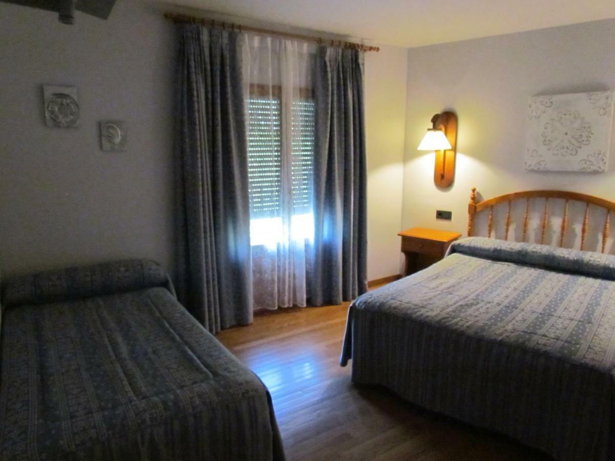 Hotel Las Nieves Linas de Broto Exterior photo