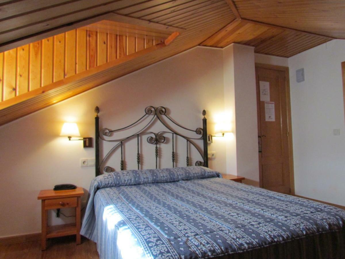 Hotel Las Nieves Linas de Broto Exterior photo